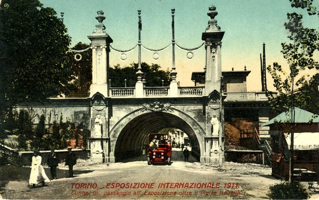 Tunnel di Passaggio all'Esposizione oltre il Ponte Isabella